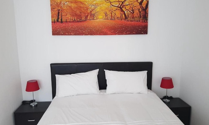 Mowbray House | Discover Fama Lodge Rm13: Family-Friendly & Accessible Stay