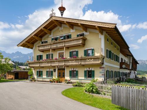 Oberndorf bei Kitzbuhel Apartment | Family-Friendly Getaway at Ferienwohnung Foidlbauer