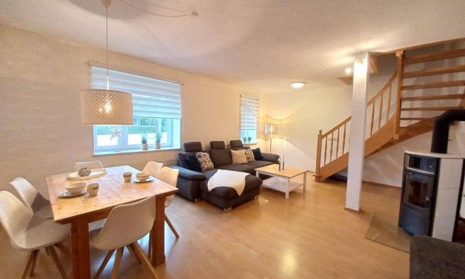 Muritz House | Family-Friendly Hotel with Cozy Fireplace & Bathtub Amenities