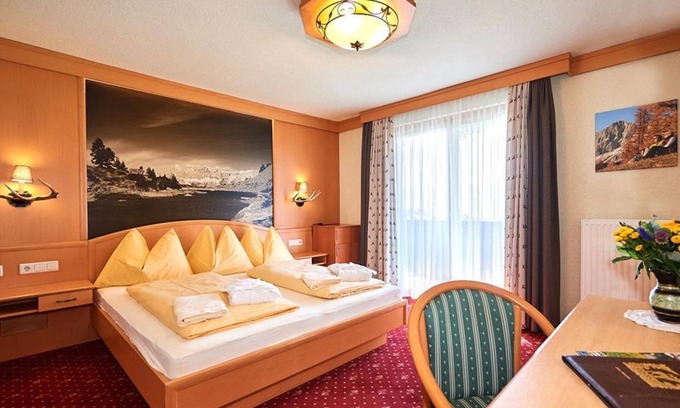 Ramsau am Dachstein House | Family Studio with Pool and Spa at Hotel Jagdhof