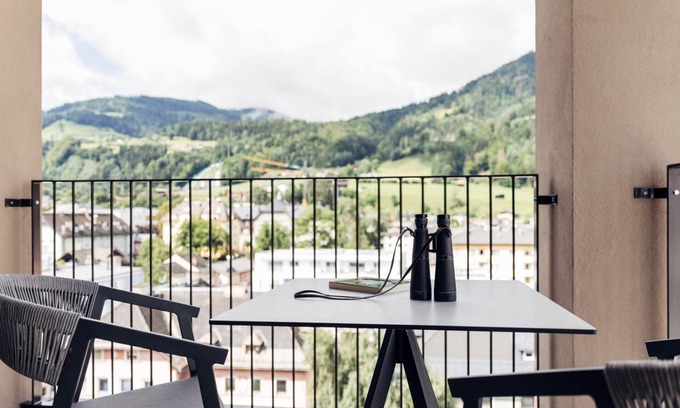 Bischofshofen House | Family Rooms with Balcony at Harrys Home Bischofshofen