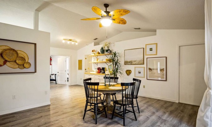 Palm Bay House | Families and large groups, with TVs in every room