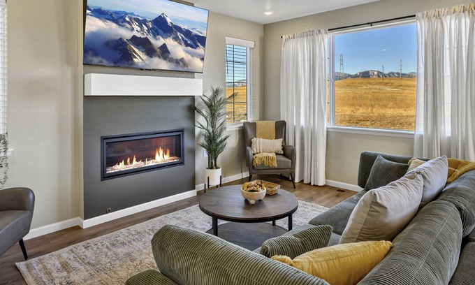 Dupont House | Top-Rated Mtn View Oasis: 5bd with Game Room & Kitchen