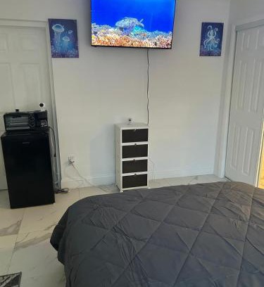 Opa-Locka House | Family and friends welcome