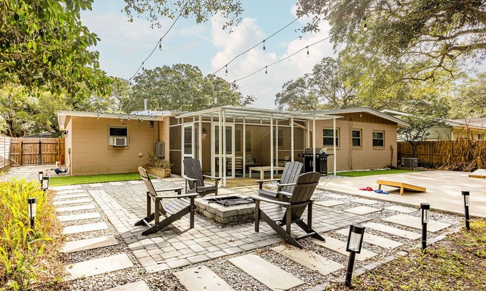 Fort Walton Beach House | Pet-Friendly Retreat with Fire Pit, Steps to the Beach