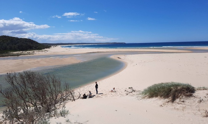 Lake Tabourie House | Pet-Friendly Beach Getaway at Lake Tabourie - 10/10 Rated