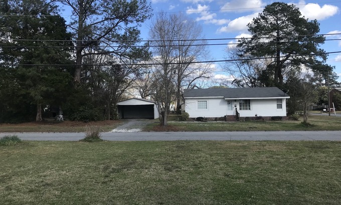 Ayden House | Pet-Friendly Family Retreat Near Greenville, NC - 9.8/10 Rated