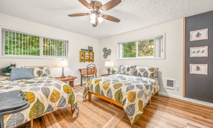 Sherwood - Tualatin North Cottage | Pet-Friendly Family Escape with Ocean Views in Northwest