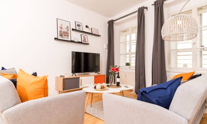 Graz City Centre Apartment | Family-Friendly Stay at Zum Grazer Uhrturm in Graz