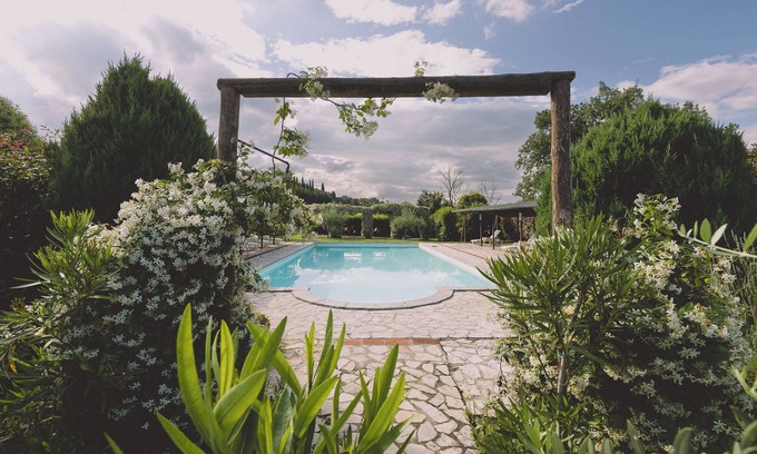 Santarello Apartment | Family apartment with swimming pool inTheHeart of Tuscany VillaNobile(Raffaello)