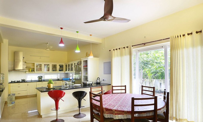 Kuzhuppilly House | Ideal Family Beach Home in Tranquil Seaside Village