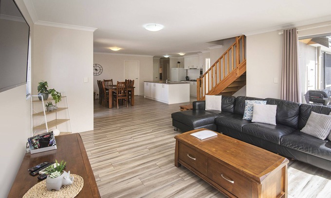 Geographe House | Family Beachscape: Fun-Filled Getaway with Arcade Machine