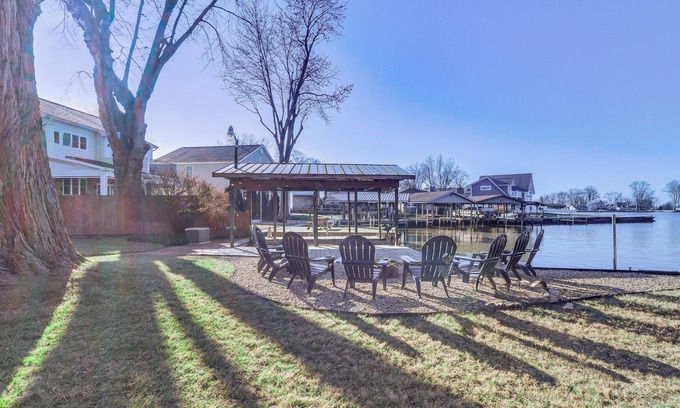 Summit Station House | Top-Rated Buckeye Lake Retreat with Game Room & Fire Pit