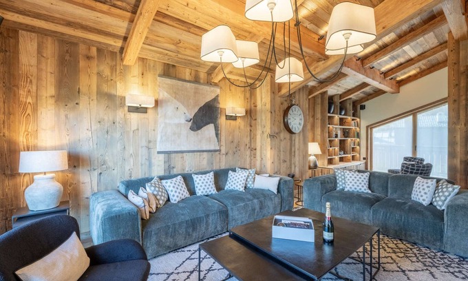 Le Praz Ski Chalet | Chalet Courchevel: Spacious Retreat with Private Pool & Spa