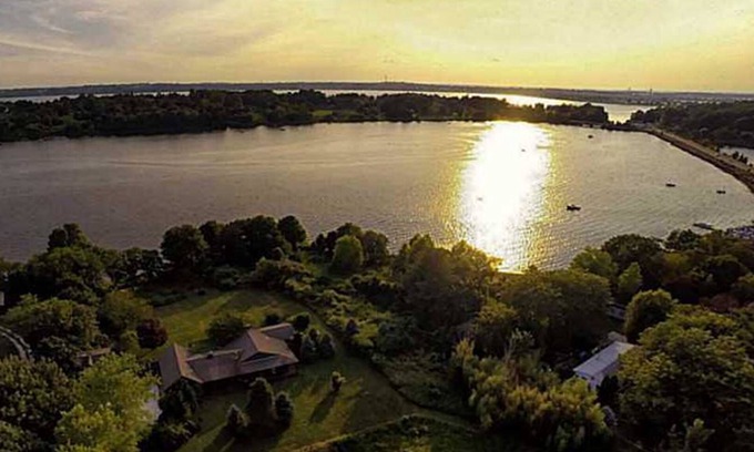 Tiverton House | Family Retreat with Waterfront Access and Pool - Sleeps 14+