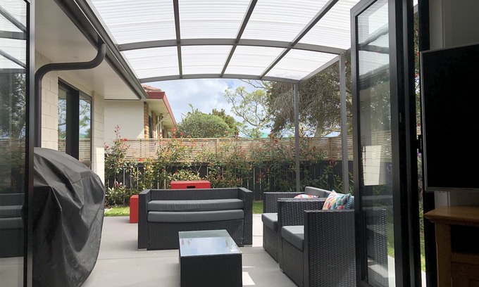 Mount Maunganui House | Family Cottage with Ocean View in Mt Maunganui - Rated 9.6