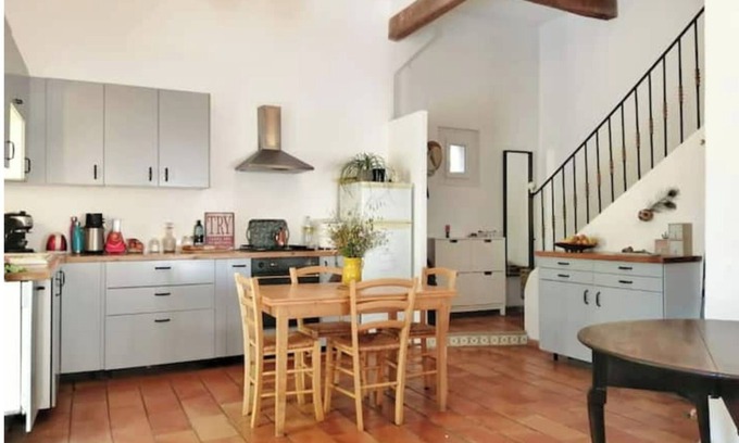 Lacoste House | Family Country House with Garden and Pool for Your Getaway