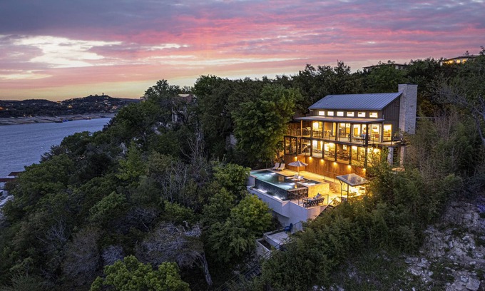 Gate Hollow Estates Villa | Perfect Pet-Friendly Waterfront Retreat with Pool & Hot Tub