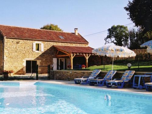Saint-Pompont House | Inviting Holiday Home with Pool in Saint Pompont