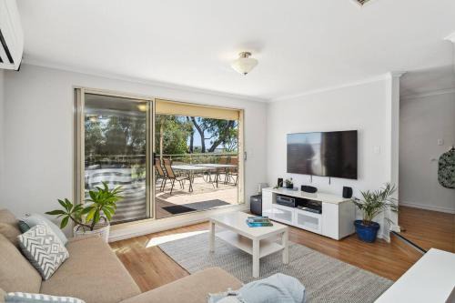 Silver Sands House | Beach House for Professionals: Oceanfront with Unique Amenities
