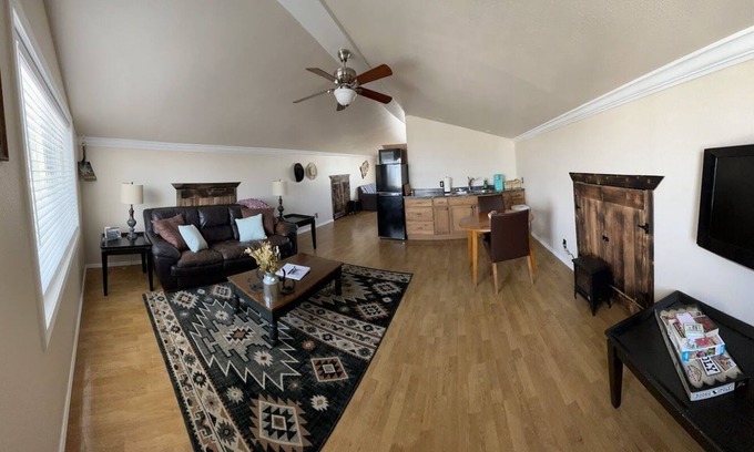Chilcoot Apartment | Cozy Family Farm Bunkhouse with Scenic Views & Amenities