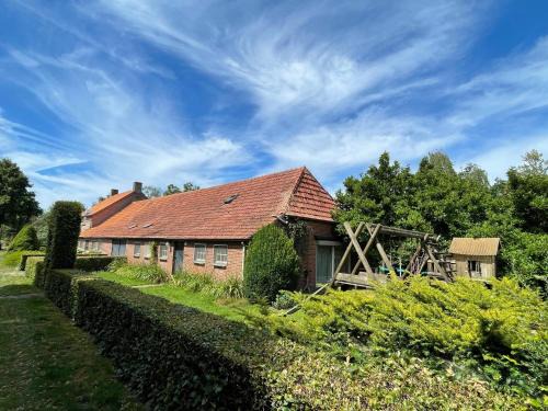 Uden House | Renovated Farm Getaway: Pet and Child Friendly Retreat