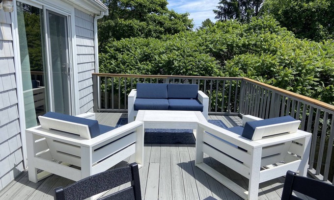 West Wareham House | Family Favorite: Modern Home with Pond Views & Arcade Fun