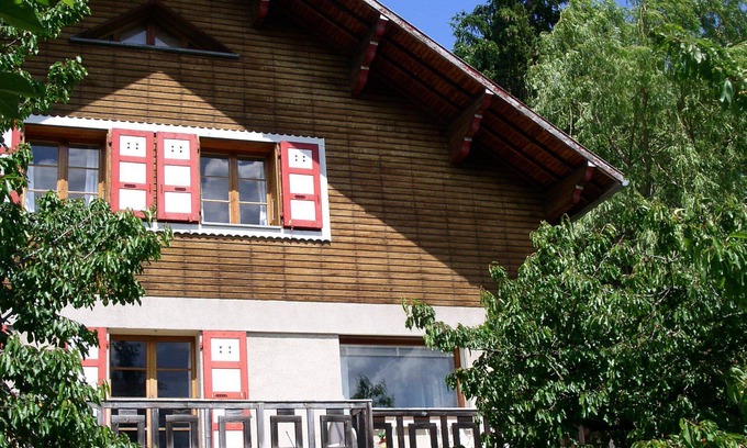 Saint-Bonnet-en-Champsaur Ski Chalet | Spacious Family Chalet with Pool and Lake View Amenities