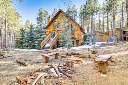 Heber House | Family-Friendly Cabin at Forest Lakes with Cozy Fire Pit