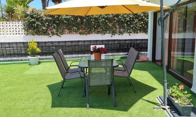 Puerto de la Cruz Apartment | Welcoming Family Apartment with Ocean View in Puerto de la Cruz