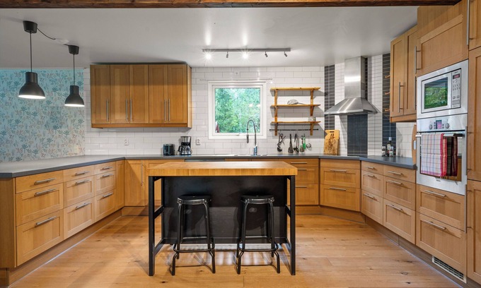 Katrineholm Villa | Family Friendly Villa near the Water