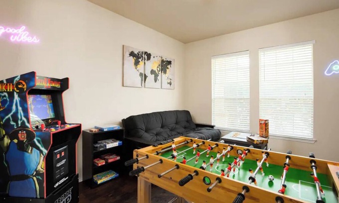 San Antonio House | Family-Friendly 3-Bedroom Retreat with Top Amenities