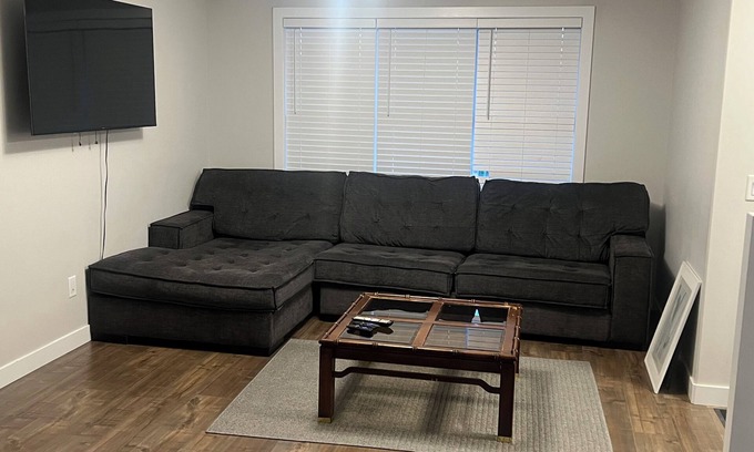Saskatoon House | Family Friendly 3 bedroom Home Away from Home