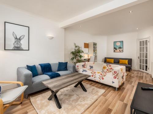 Eastcote House | Pet Friendly Family Home with Hot Tub in Pinner