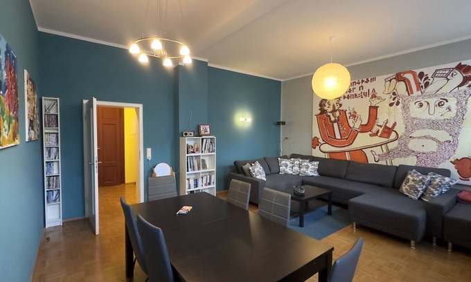 Dresden Apartment | Ideal Family Retreat: 3-Room Apartment in Trendy Pieschen