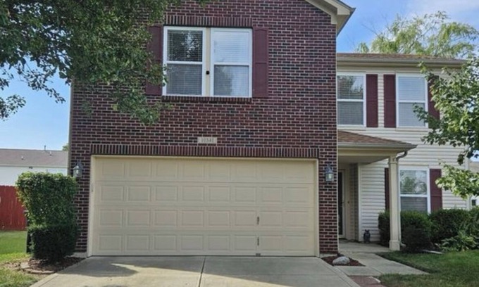 Indianapolis House | Family Friendly 3 bed, 2.5 bath house with WiFi, AC near Brownsburg and Speedway