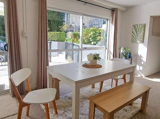 Murrays Bay Apartment | Family-Friendly 3BR Flat Steps from the Beach & Pool Access