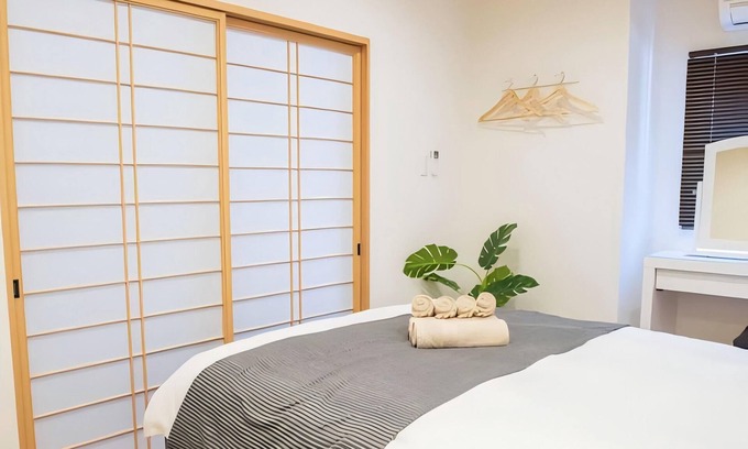 Nishinari Apartment | Family - friendly 4 - guest apt in Nishinari - ku. 2 - stops to Namba.