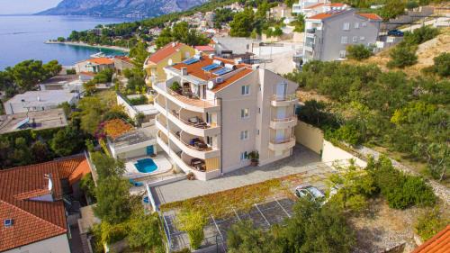 Brela Apartment | Family-Friendly Apartments with Pool in Brela, Makarska
