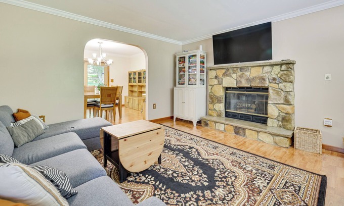 Bushkill House | Family-Friendly Bushkill Home w/ Pool Access!