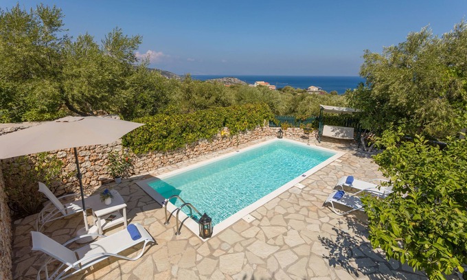 Korithi House | Family-Friendly Cottage with Private Pool & Ocean Views