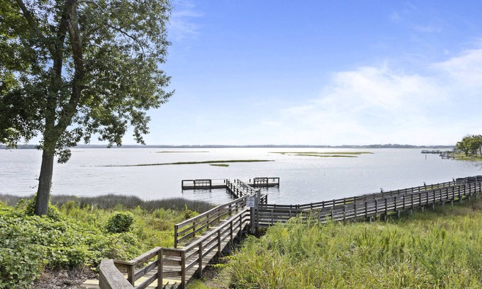 Swansboro Condo | Family-Friendly Condo with Oceanfront Views in Swansboro