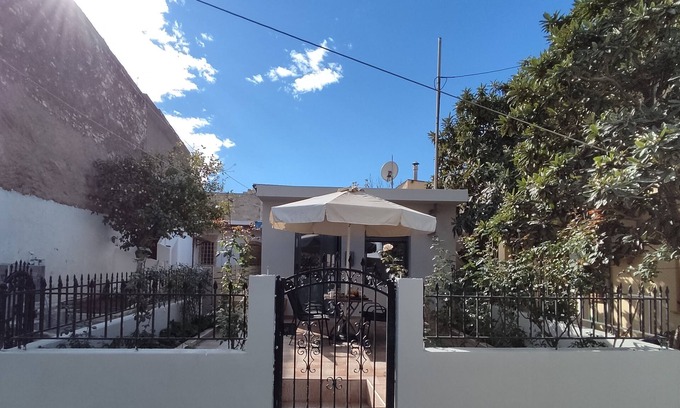 Pitsidia House | Family-Friendly Retreat with Ocean View and Breakfast Included