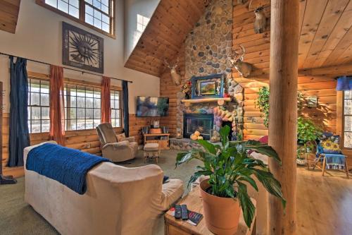 Gresham House | Cozy Gresham Getaway: Ski, Hike, Spa & Relaxation Awaits!
