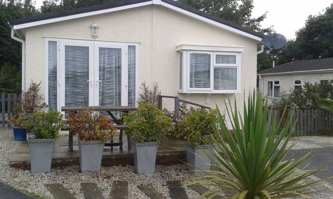 Padstow House | Inviting Holiday Bungalow in North Cornwall - Pet Friendly Stay