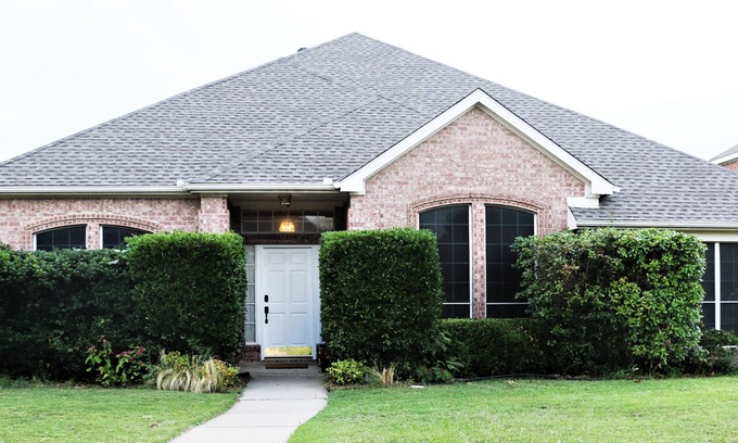 Plano House | Family-Friendly Retreat with Ocean View and Prime Location