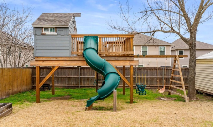 Buckingham Estates House | Family Friendly Home in South Austin