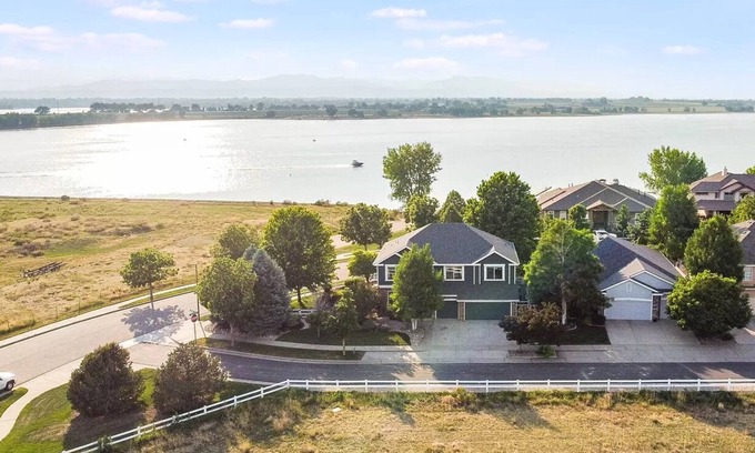 Loveland House | Scenic Family Retreat on Boyd Lake with Spa and Breakfast