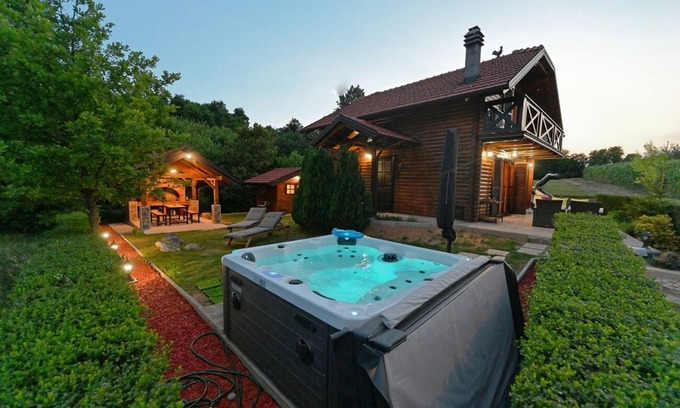 Duga Resa House | Family-Friendly Retreat with Parking in Mihalić Selo