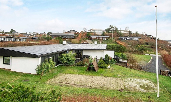 Handrup Strand House | Spacious 12-Person Holiday Home in Beautiful Ebeltoft